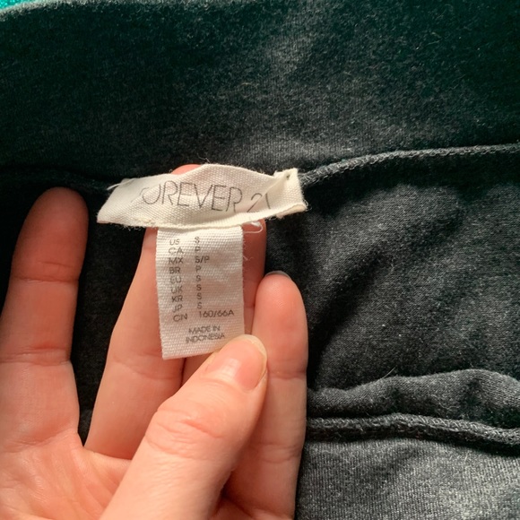 F21 MINI SKIRT - Picture 2 of 2